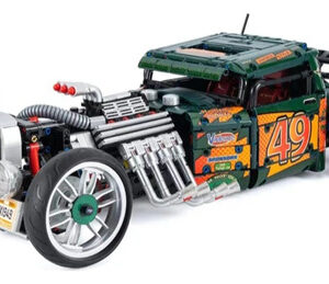 CARRO HOT ROAD COM 2618 PEÇAS MEDINDO 49 x 24 x 13 CENTÍMETROS